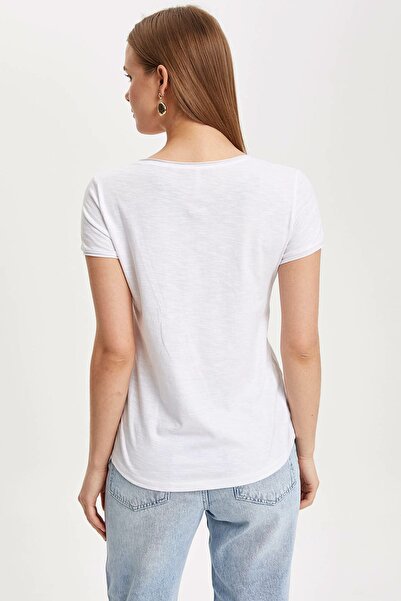 DeFacto Kadın Beyaz V Yakalı Kısa Kollu T-shirt K1507AZ.19SM.WT43