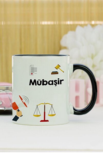 Hediyelen كوب مكتوب باللون الأسود