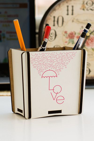 Hediyelen Pencil Holder with Love Umbrella Design