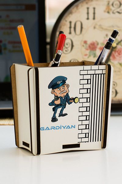 Hediyelen Gardiyan Pen Holder