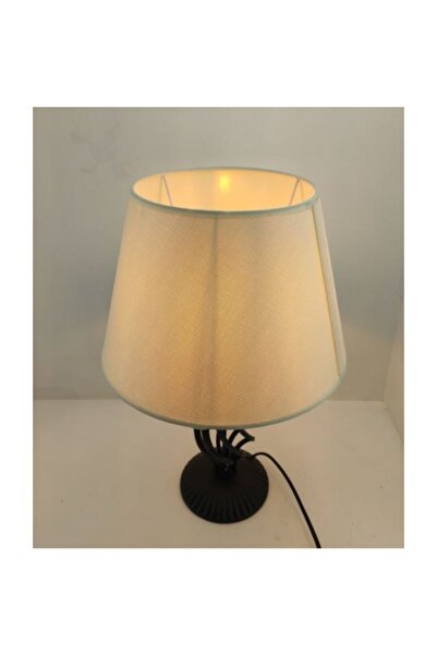 Özel Tasarım مصباح طاولة عاكس الضوء ذو ساق معدنية ملتوية باللون الأسود مكون م...