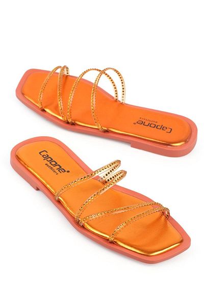 Capone Outfitters Capone Blunt Toe Stone Banded Flat Heel Orange Damenhausschuhe