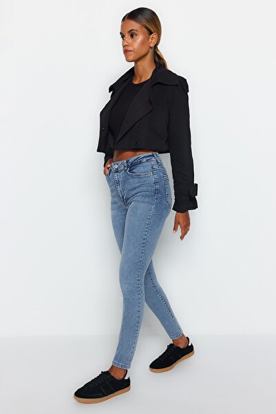 Trendyol Collection Темно-сині еластичні джинси-скінні з високою талією, що облягають фігуру TWOAW24JE00070
