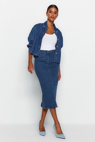Trendyol Collection Blauer, langlebiger, detaillierter Midi-Bleistift-Jeansrock mit Nähten TWOAW24ET00057