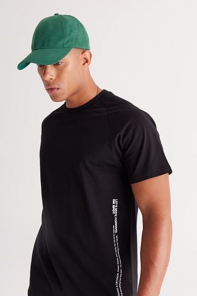 AC&Co / Altınyıldız Classics Schwarzes, locker sitzendes, bedrucktes Herren-T-Shirt aus 100 % Baumwolle mit Rundhalsausschnitt