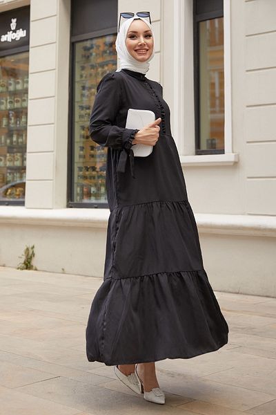 InStyle Moliya Kleid mit Rüschenärmeln und Gürtel – Schwarz