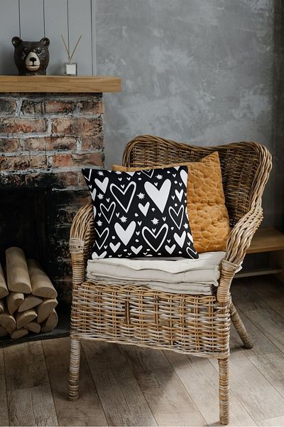 NT Handmade Black and White Heart Pattern Printed 42x42cm Cotton Woven Throw Pillow Case