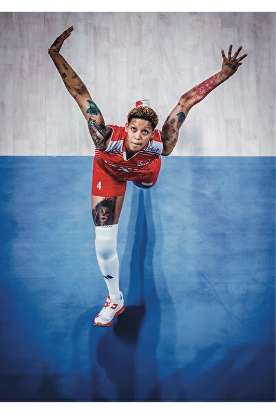 512 STORE VARGAS 8K POSTER