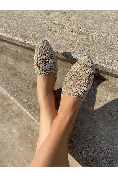 TRODONS Mink Straw Embroidered Slippers Model