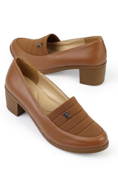 Capone Outfitters حذاء كابوني كعب سميك أسمر اللون للنساء