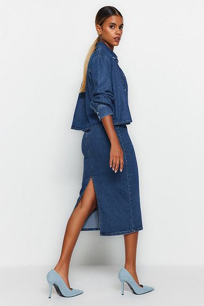 Trendyol Collection Blauer, langlebiger, detaillierter Midi-Bleistift-Jeansrock mit Nähten TWOAW24ET00057