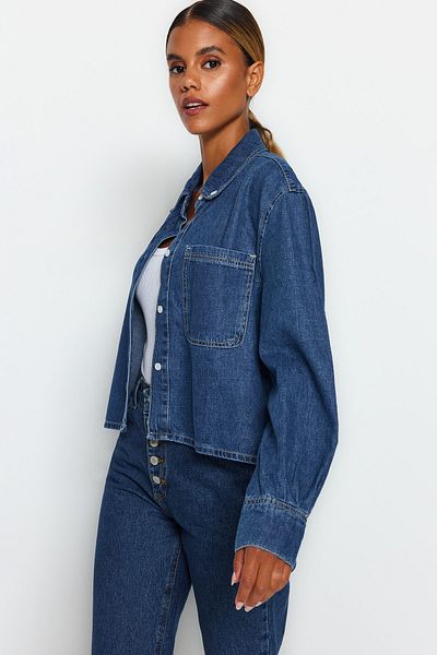 Trendyol Collection Dunkelblaues kurzes Jeanshemd TWOAW24GO00031