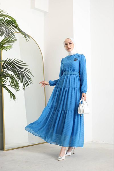 Neşeli Butik γυναικείο πομ πομ σιφόν ισλαμικό φόρεμα με ζώνη SMS022