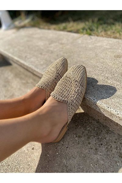 TRODONS Mink Straw Embroidered Slippers Model