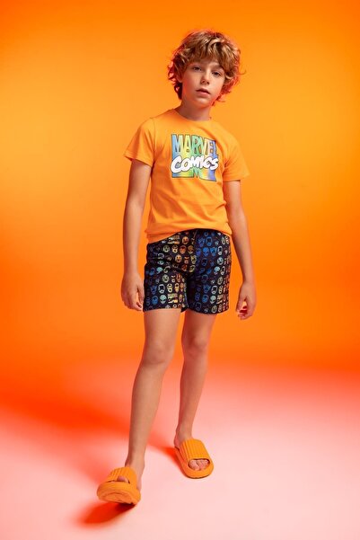 DeFacto Marvel Comics Kurzarm-T-Shirt und Shorts für Jungen, 2-teiliges Set A0714a823hs