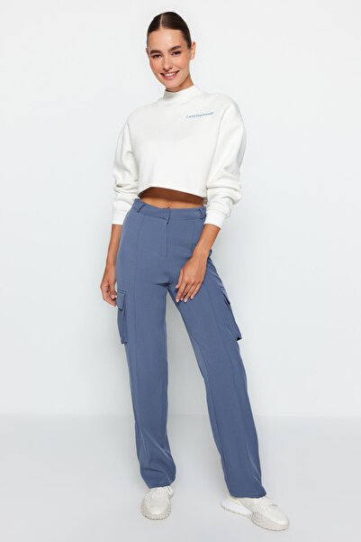 Trendyol Collection Sötétkék Cargo egyenes szabású szőtt dupla zsebes szőtt nadrág TWOAW22PL0343