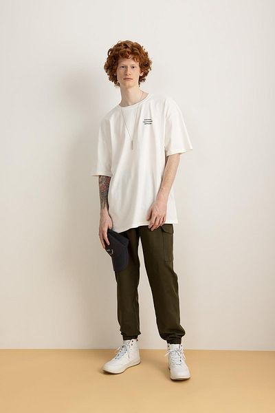 DeFacto Comfort Fit Crew Neck Printed 100% Cotton T-Shirt Z2455az23sp