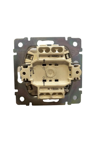Legrand فالينا774401 مفتاح أبيض (يتضمن الإطار)