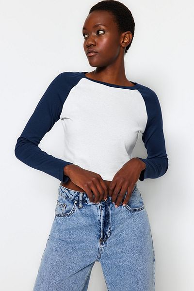 Trendyol Collection Ecru Raglan Sleeve Bordás Fitted Crop Kötött póló TWOAW24TS00000