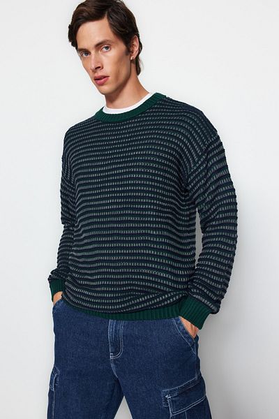 Trendyol Collection Grüner Jacquard-Pullover mit Rundhalsausschnitt - Regular Fit TMNAW22KZ0658
