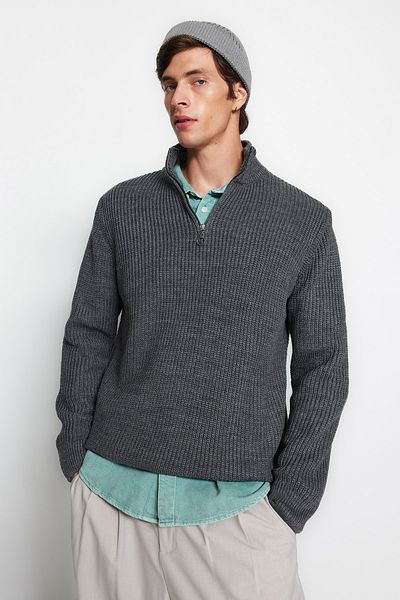 Trendyol Collection Dunkelgrauer, lässiger Pullover mit normaler Passform für Paare/Paare, halber Rollkragenpullover mit Reißverschluss, TMNAW22KZ1908