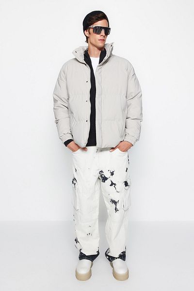Trendyol Collection Oversize zimní bunda Puffer - stojáček, barva kamene TMNAW24MO00012
