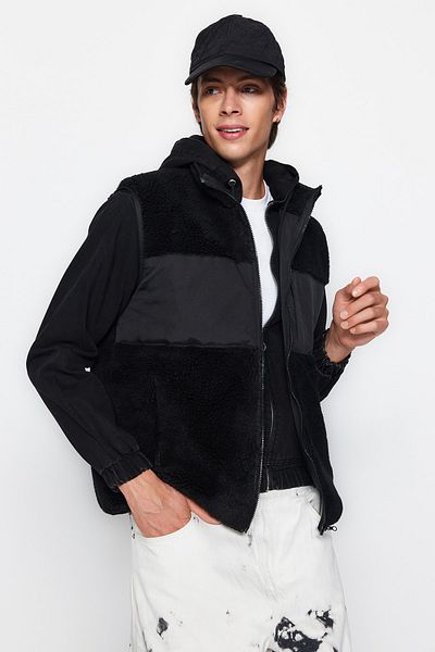 Trendyol Collection Μαύρο βελούδινο χειμερινό γιλέκο - κολάρο σταντ, κανονική εφαρμογή TMNAW24YE00000