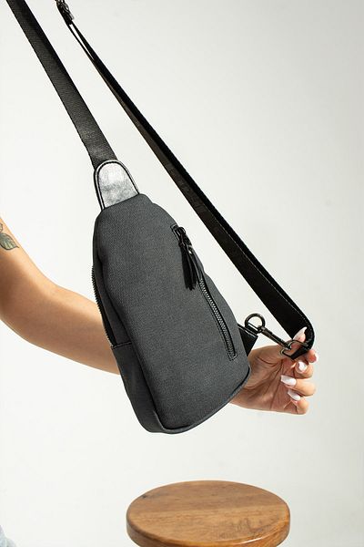 MEGA ÇANTA GEANT DE BODY BĂRBAȚI UNISEX NEGRU