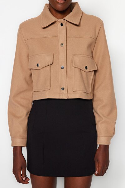 Trendyol Collection Bunda Mink Crop Razítková bunda TWOAW24MO00131