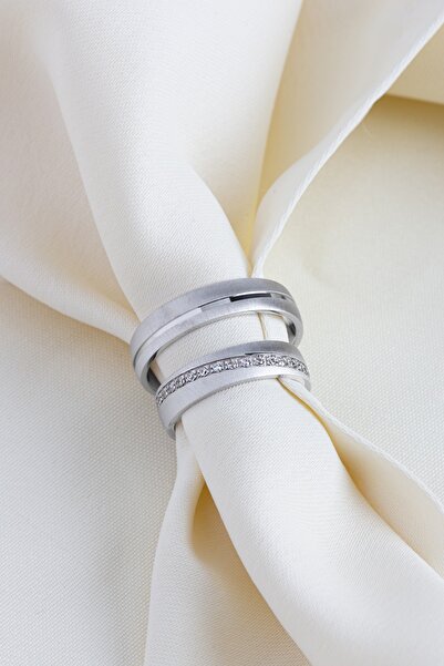 Lieza 5 mm 925 Ayar Gümüş Zarif Taşlı Alyans