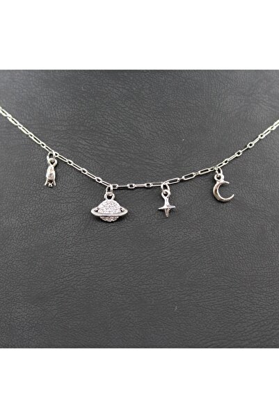 Hariqa قلادة الكوكب الصلب