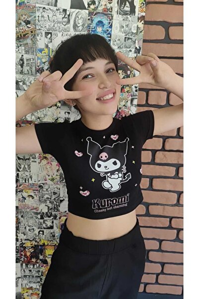 MECH BUTİK تي شيرت كورومي كروب كورومي تشيكي قصير أسود بقصة ضيقة ومطبوع