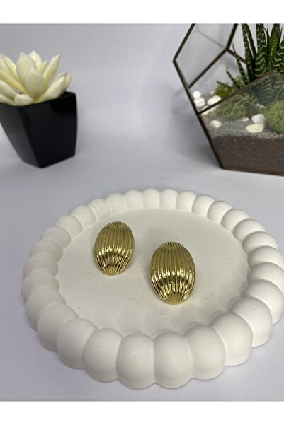 KABUK GÖRÜNÜMLÜ TIRTIKLI GOLD PLAKA KÜPE