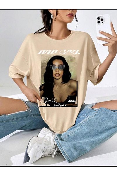 SELENA BUTİK Μπλουζάκι με στάμπα Unisex Bad Girl σε μπεζ χρώμα
