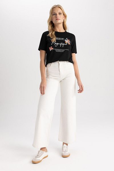DeFacto Traditional Regular Fit Crew Neck Floral Short Sleeve T-Shirt
