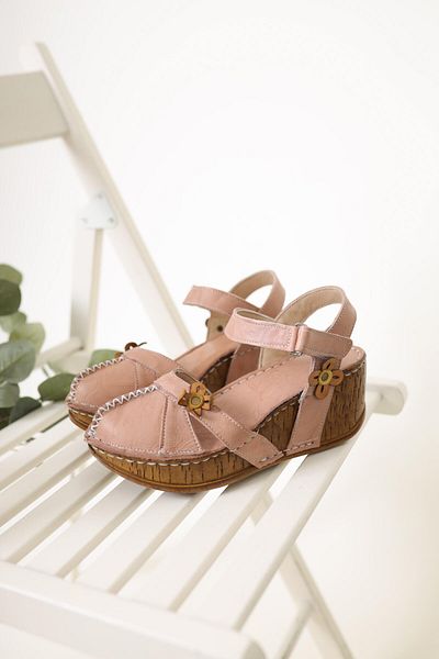 Limoya Genuine Leather Katlyn Powder Flower Detailed Closed Toe Wedge Heeled Women's Sandals