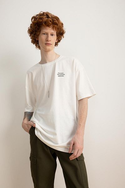 DeFacto Comfort Fit Crew Neck Printed 100% Cotton T-Shirt Z2455az23sp