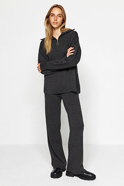 Trendyol Collection Široká sada antracitového úpletu na zip - TWOAW24AU00026