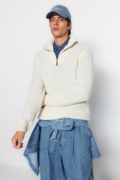 Trendyol Collection Ecru Rollkragenpullover mit Reißverschluss – Regular Fit TMNAW22KZ0347