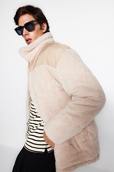 Trendyol Collection Χειμερινό μπουφάν Oversize με μπεζ βελούδινη επένδυση - TMNAW24MO00015