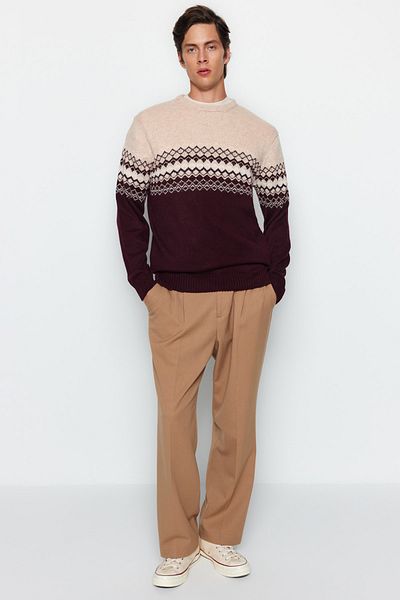 Trendyol Collection Weinroter Slim-Fit-Strickpullover – Wolle, Rundhalsausschnitt, Jacquard TMNAW21KZ0738