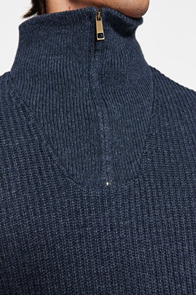 Trendyol Collection Garatlan nyakú indigó kötöttáru pulóver - gyapjú, cipzáras, normál szabású TMNAW22KZ0347