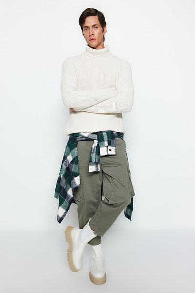 Trendyol Collection Ecru Rollkragen Slim Fit Strickpullover – Woll-Regalärmel TMNAW21KZ0404