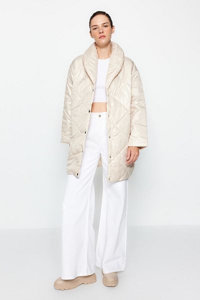 Trendyol Collection Beige, übergroße Steppjacke TWOAW22MO0069