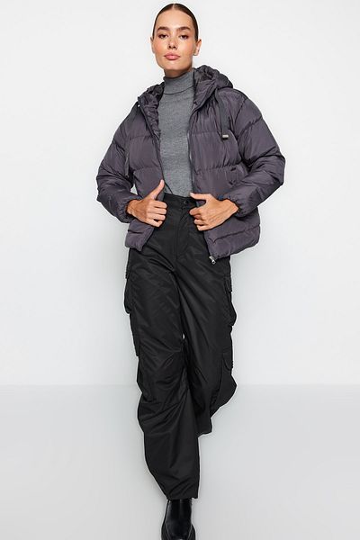 Trendyol Collection Anthrazitfarbener, übergroßer aufblasbarer Anorak mit Kapuze – wasserabweisend TWOAW21MO0022