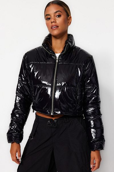 Trendyol Collection Palton negru, lucios, hidrofug, matlasat, pufos TWOAW24MO00094