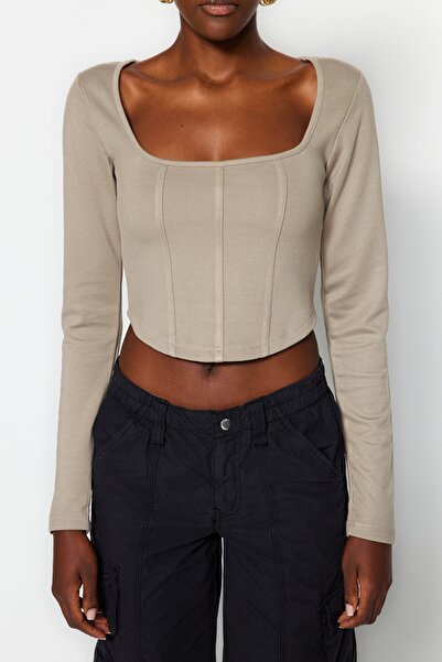 Trendyol Collection Stone Piping Detailed Square Neck Fitted Crop Interlock Knitted Blouse TWOAW23BZ00151