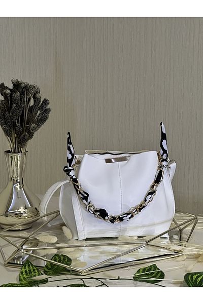 ÇANTA Eșarfă de damă din piele moale cu accesoriu de lanț