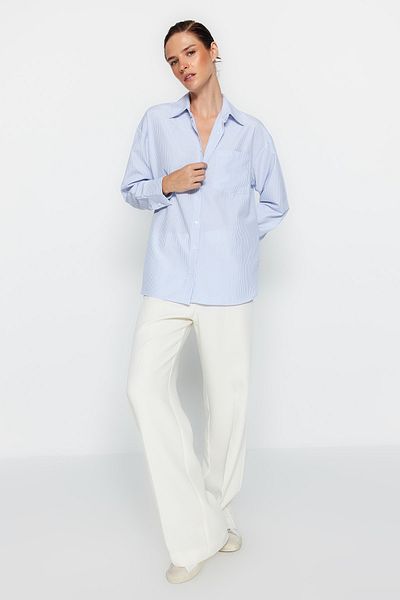 Trendyol Collection Modrá pruhovaná kapsa Extra/Oversize Wide Fit tkaná košile TWOAW24GO00058