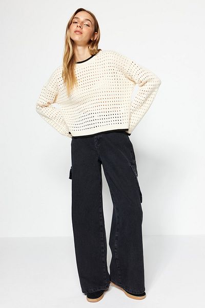 Trendyol Collection Ecrufarbener Strickpullover mit Rundhalsausschnitt - Durchbrochenes Muster/Loch TWOAW24KZ00740